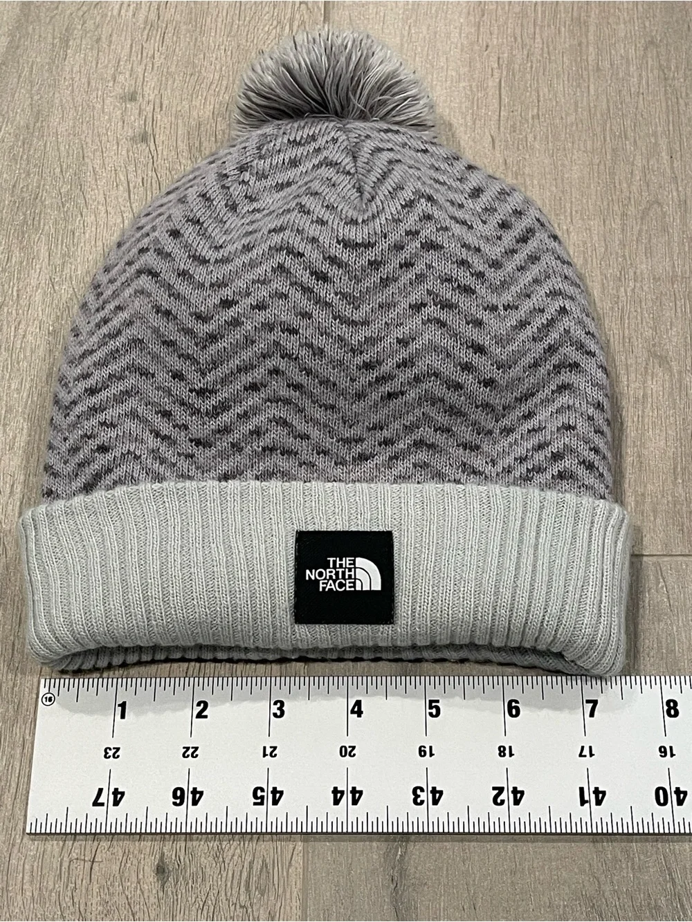 The North Face Youth Pom Beanie Gray White Fleece Lined Winter Knit Hat One Size